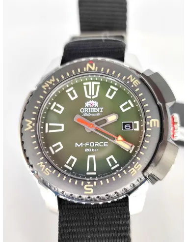 reloj de buceo automático hombre Orient M-Force RA-AC0N03E dial verde 45mm correa nylon 200m water resist Cristal Zafiro