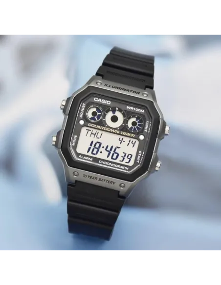 Reloj CASIO digital AE-1300WH-8A Hora Mundial Luz LED - Árbitro - Alarma - 10 años batería