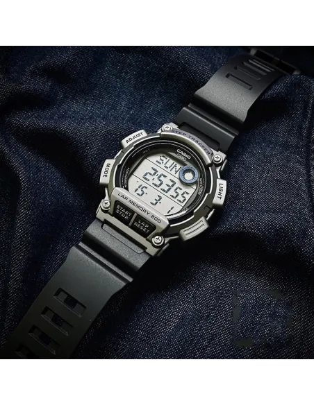 reloj deportivo hombre joven Casio WS-2100H-1A2 Memoria de Vueltas 200 Cuentapasos 100m water resist