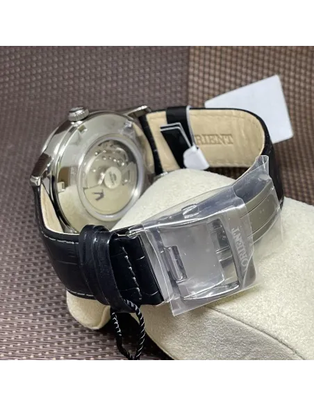 reloj automático hombre Orient Sun & Moon RA-AK0010B dial negro 42.5mm Cristal Zafiro correa cuero 50m