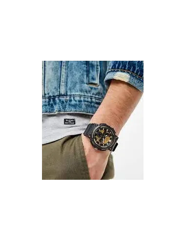 Reloj deportivo Casio MCW-200H-9AV Pantalla de Neón Cronómetro 100m resistente al agua
