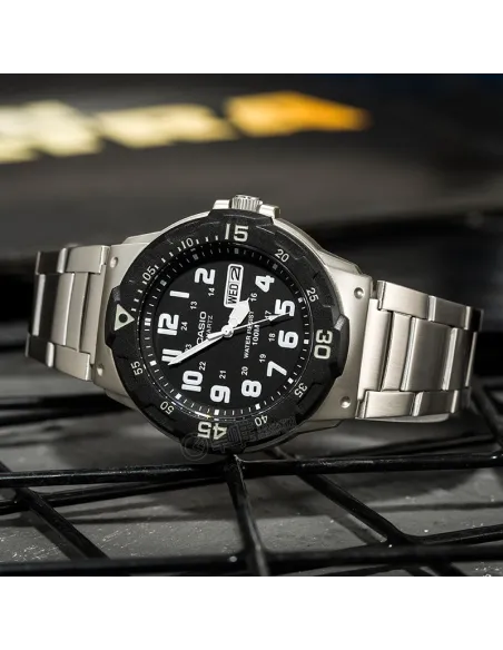 Reloj deportivo hombre Casio MRW-200HD-1BV correa acero