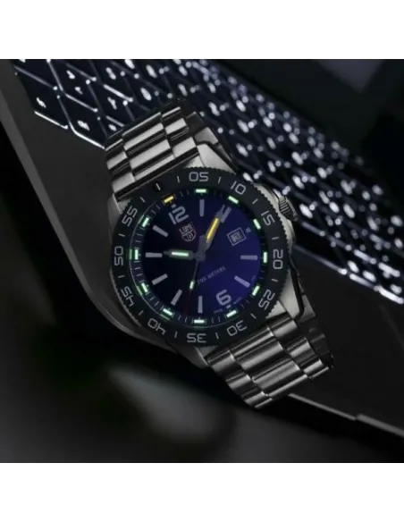Luminox Pacific Diver 3123 Sapphire crystal 200m WR Stainless Steel Bracelet 44mm Blue Dial