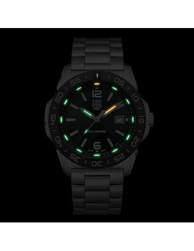 Luminox Pacific Diver Stainless Steel 44MM Green Dial Men's Watch XS.3137 Sapphire with anti-reflection coating Crystal 200M