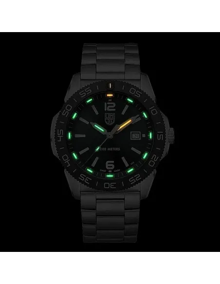 Luminox Pacific Diver Stainless Steel 44MM Green Dial Men's Watch XS.3137 Sapphire with anti-reflection coating Crystal 200M