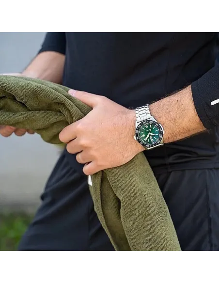 Luminox Pacific Diver Stainless Steel 44MM Green Dial Men's Watch XS.3137 Sapphire with anti-reflection coating Crystal 200M