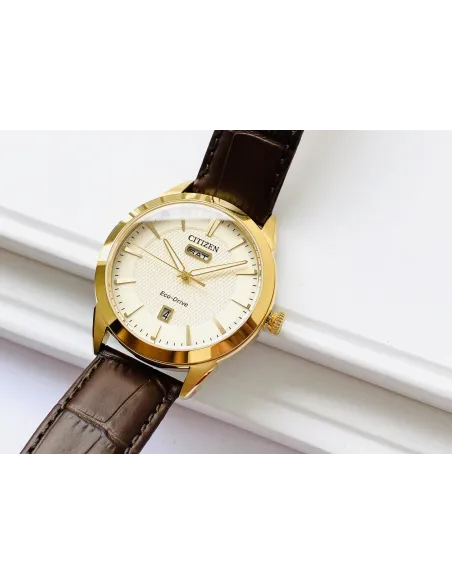 Citizen Eco-Drive Corso AW0092-07Q 40mm Sapphire crystal leather band 100m WR Eco-Drive movement (solar or light powered)