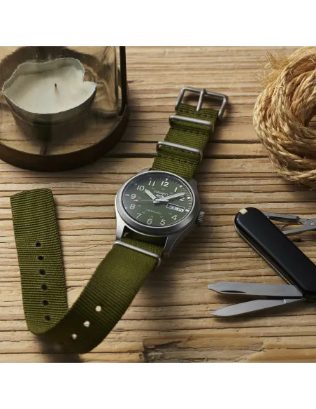 Reloj automático hombre Seiko 5 Sports Field SRPG33K1 39mm 100m WR correa de tela