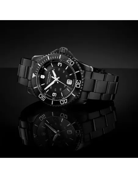 Victorinox Swiss Army Maverick 241798 43mm Black Edition Stainless Steel Men's Watch 100m