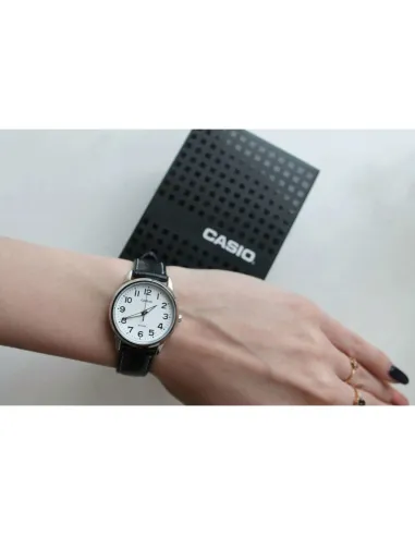 Reloj CASIO analógico mujer LTP-1303L-7B esfera blanca correa negra