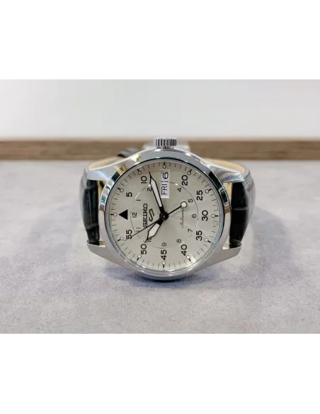 reloj automático hombre Seiko 5 Sports SRPJ87K1 ‘Champagne Flieger’ Suit Style 36mm 100m