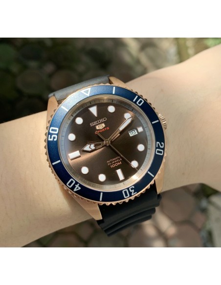 reloj automático hombre Seiko 5 Sports SRPB96J1 44mm 100m WR Hecho en Japón correa de goma