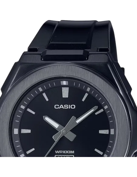 reloj deportivo Casio  LWA-300HB-1EV 100m WR fácil lectura correa de caucho