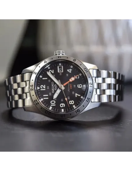 reloj automático hombre Seiko 5 Sports GMT SSK023 Field Style 39.4mm 100m WR  4R34 correa de acero
