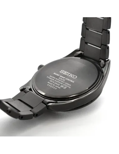reloj solar radiocontrol titanio Seiko Selection SBTM333 JDM 39.5MM 100M WR caja y correa de titanio cristal de zafiro