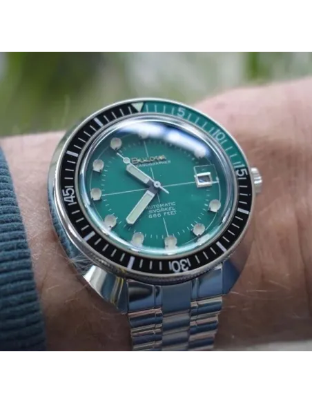 reloj automático buceo hombre Bulova Devil Diver Oceanographer 96B322 dial verde 44mm 200m WR Cristal de Zafiro